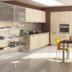 Plancher brillant de cuisine beige