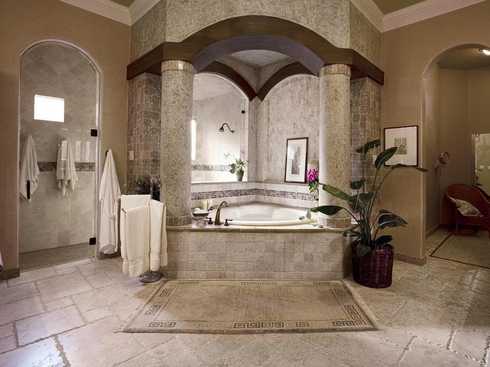 Large antique style bathroom