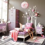 Décor de chambre d'enfants arbres autocollants et de nombreux nichoirs