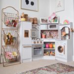 Décor de chambre d'enfants avec coin cuisine jouet