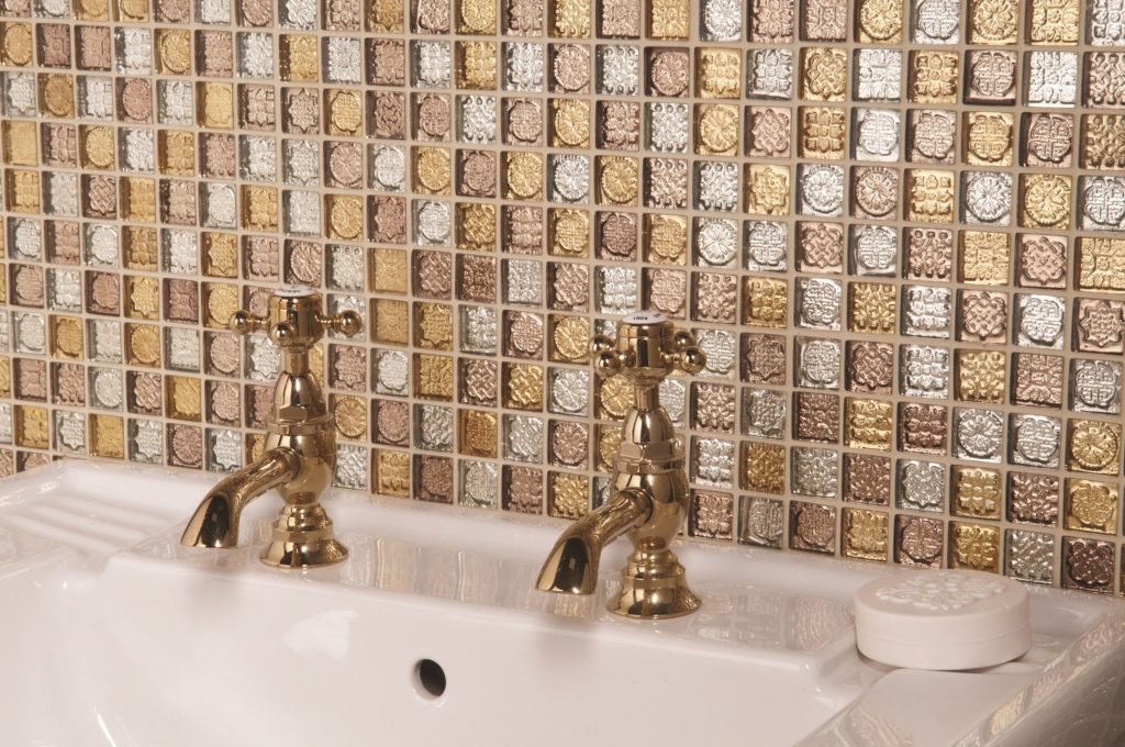 Mosaïque en verre pour une salle de bain