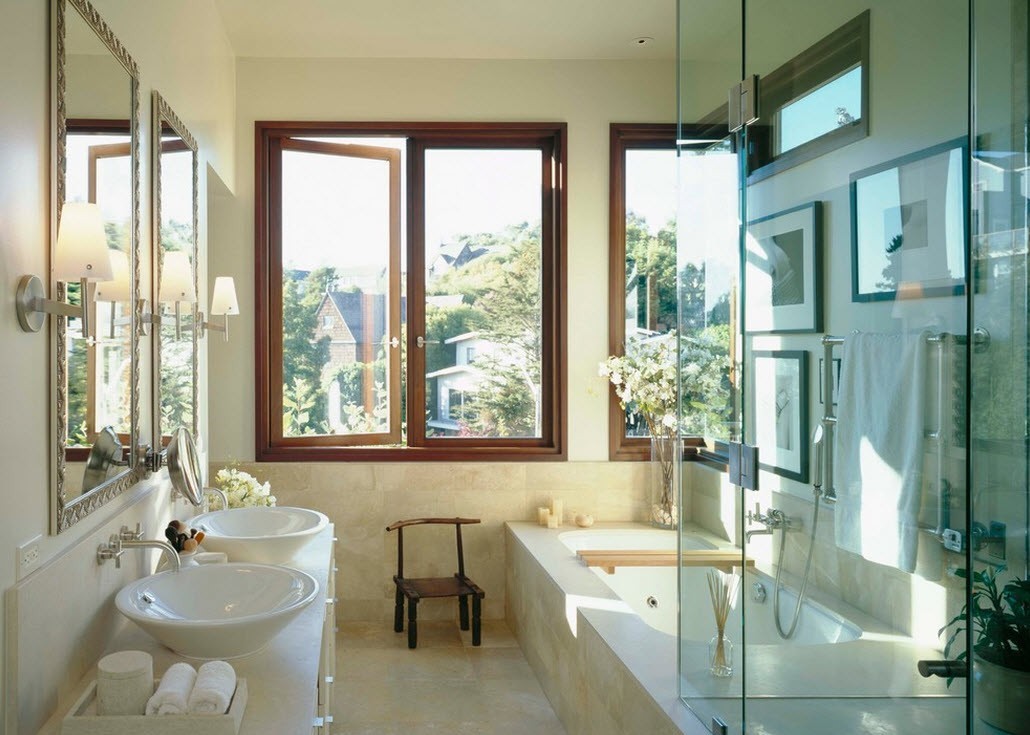 salle de bain avec fenêtre dans sa maison