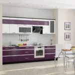 Grande cuisine violette lumineuse