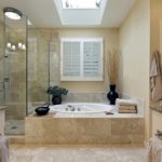 Salle de bain beige clair