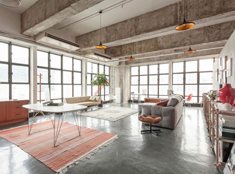 Béton gris dans un intérieur de style loft