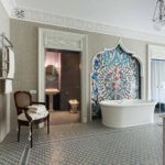 Salle de bain chic de style oriental