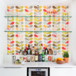 The fine pattern is perfect for the bar area of ​​the kitchen