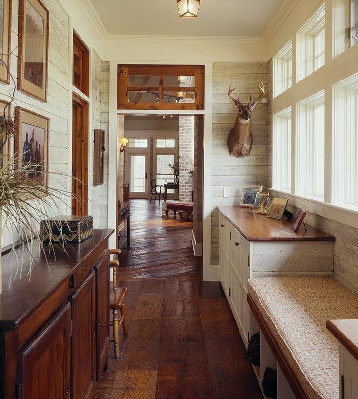 Corridor decoration in a private country-style house