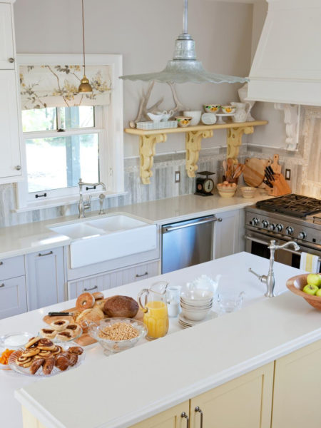 Simple functional white kitchen