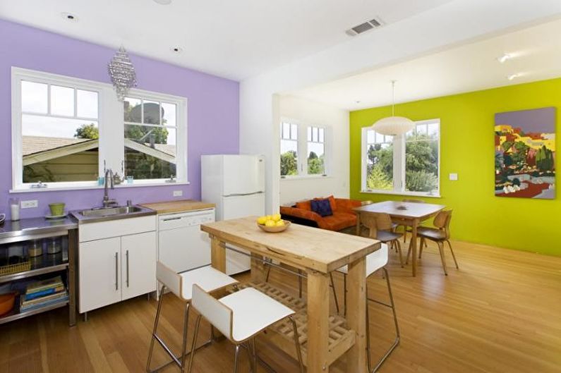 Bright green wall in the kitchen dining area