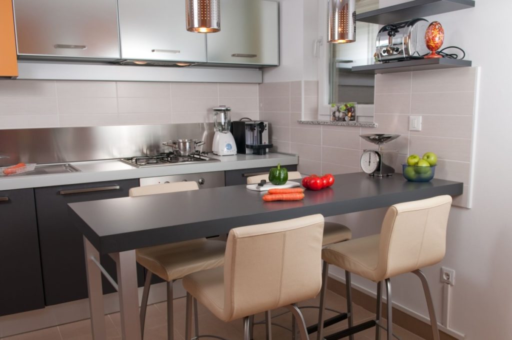 Bar counter in the interior of the kitchen