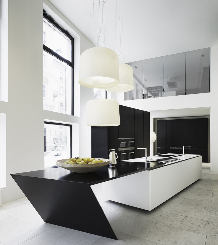 High-tech contrasting high-ceilinged kitchen furniture