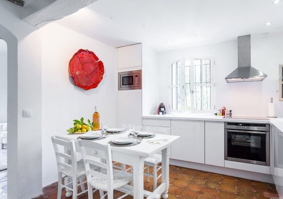 White kitchen corner layout