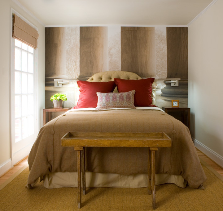 Double bed in the interior of a small bedroom