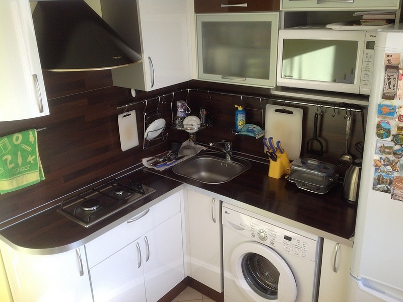 Small kitchen with sink in the corner