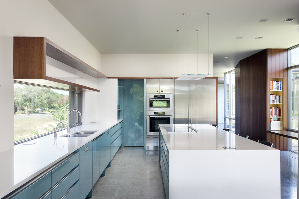 Spacious Art Nouveau kitchen with sink by the window