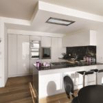 cappa incorporata sul soffitto della cucina