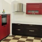 Cucina classica di Arly con wenge e rosso scuro