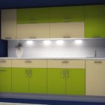 Une combinaison de tons beige et citron vert pour les meubles de cuisine