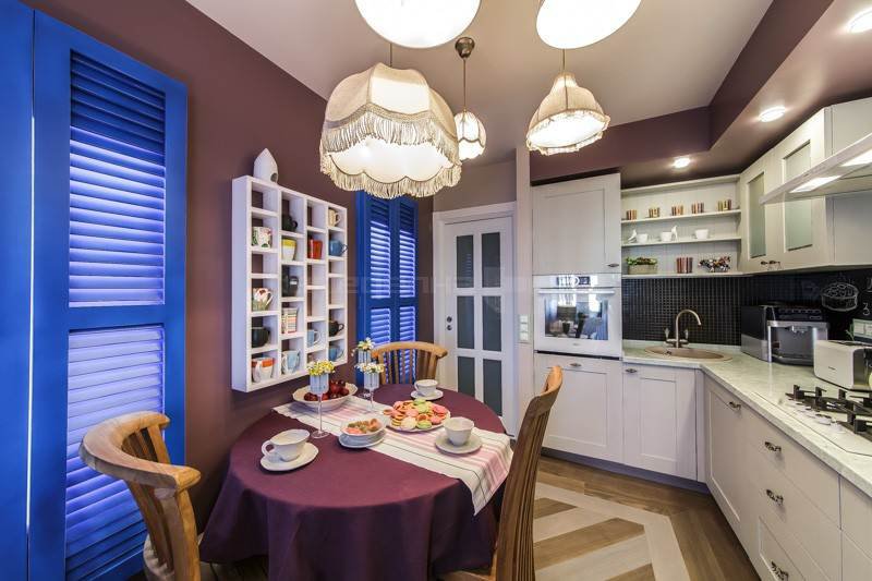 Oval dining table in the kitchen