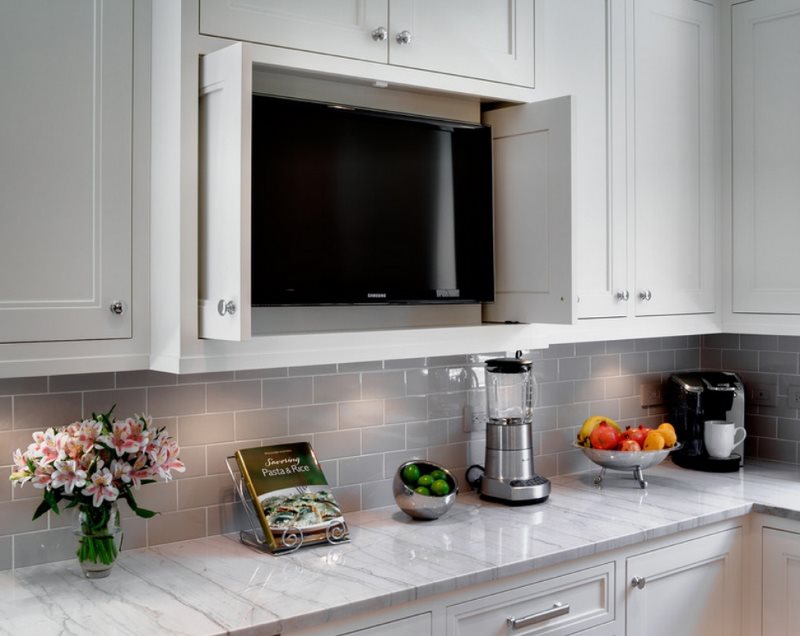 Armoire de cuisine avec TV intégrée