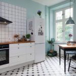 Black and white scandinavian style kitchen floor