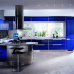 Cucina blu di alta tecnologia