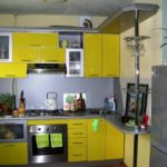 Cucina compatta nella casa prefabbricata di Krusciov