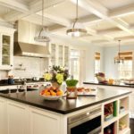 Interno cucina con soffitto a sbalzo