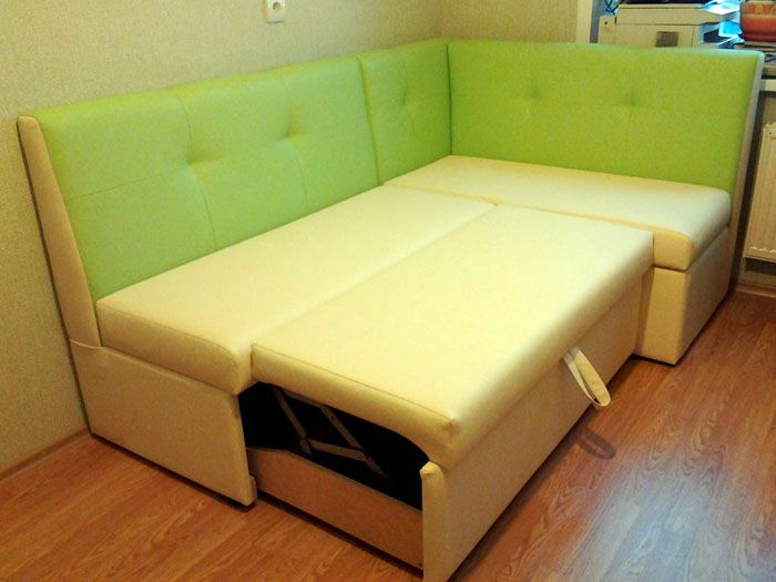 Pull-out bed in the kitchenette