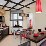 Cucina in stile giapponese con luci rosse