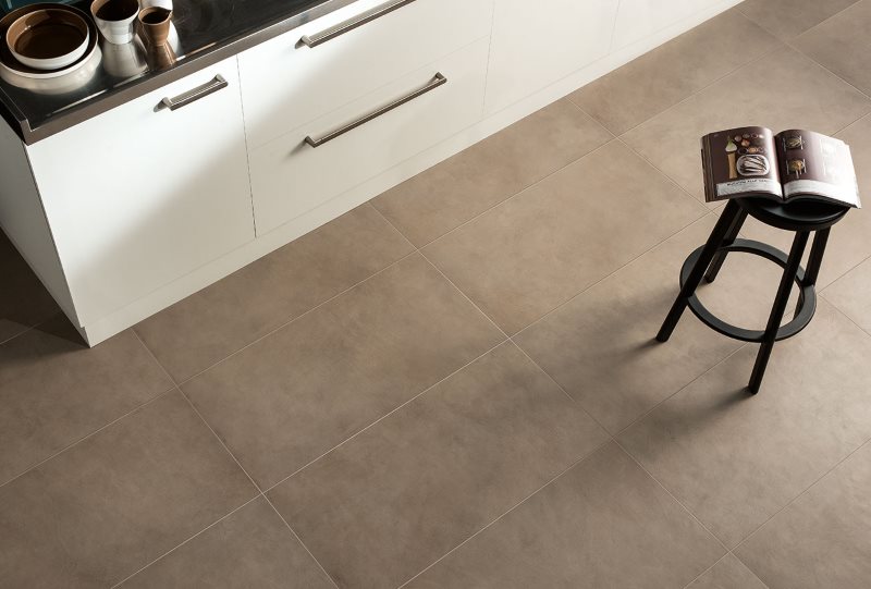 Pavimenti in ceramica opaca in cucina