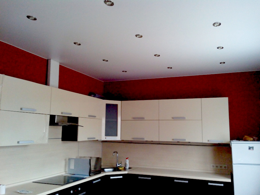 Faretti in tela a soffitto teso