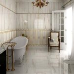 Plancher de salle de bain brillant