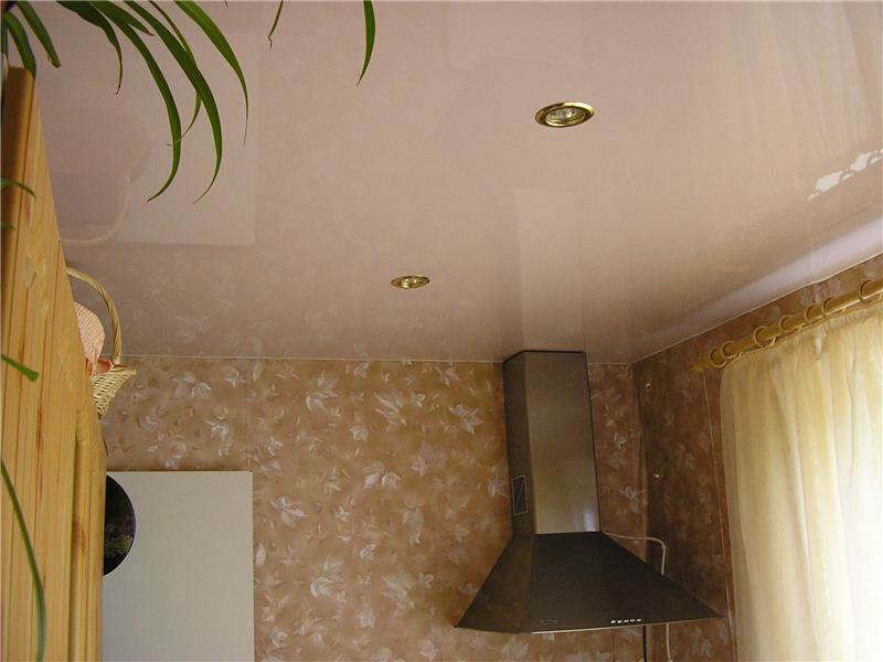 Plafond tendu avec lumières intégrées