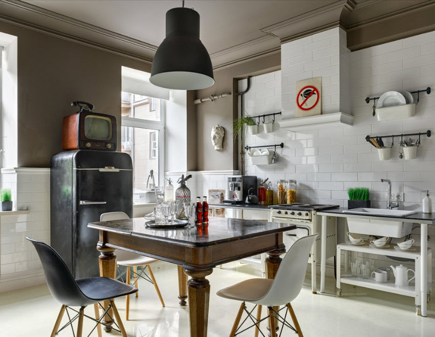 Intérieur de cuisine en gris et blanc