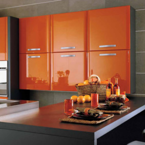 piccola cucina design arancione