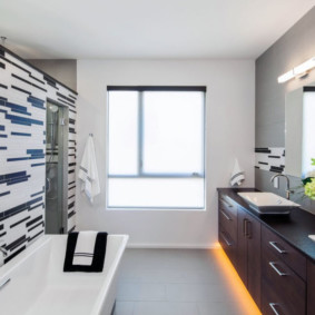 Bathroom design with two washbasins