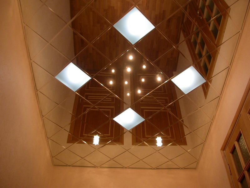 Mirrored cassette ceiling