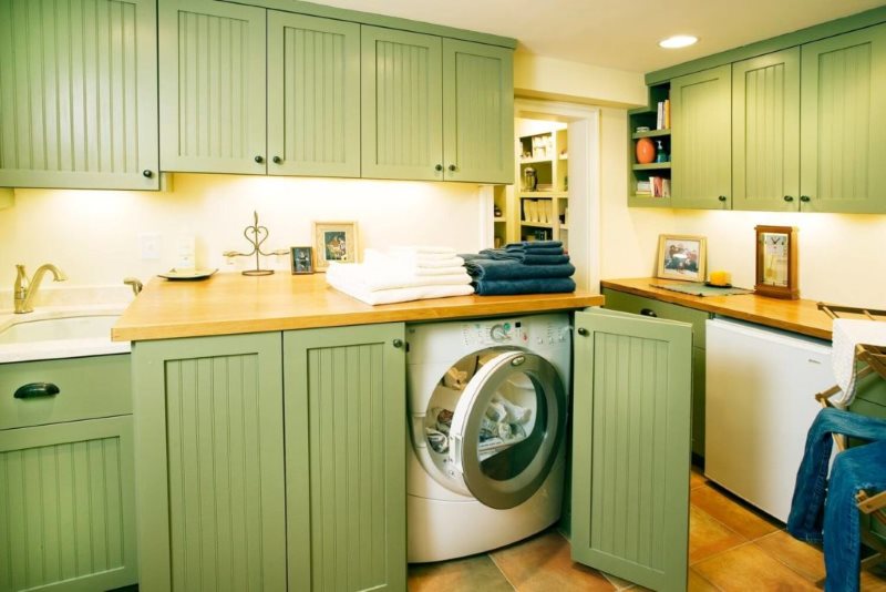 Casque de porte d'armoire pliable avec machine à laver à l'intérieur