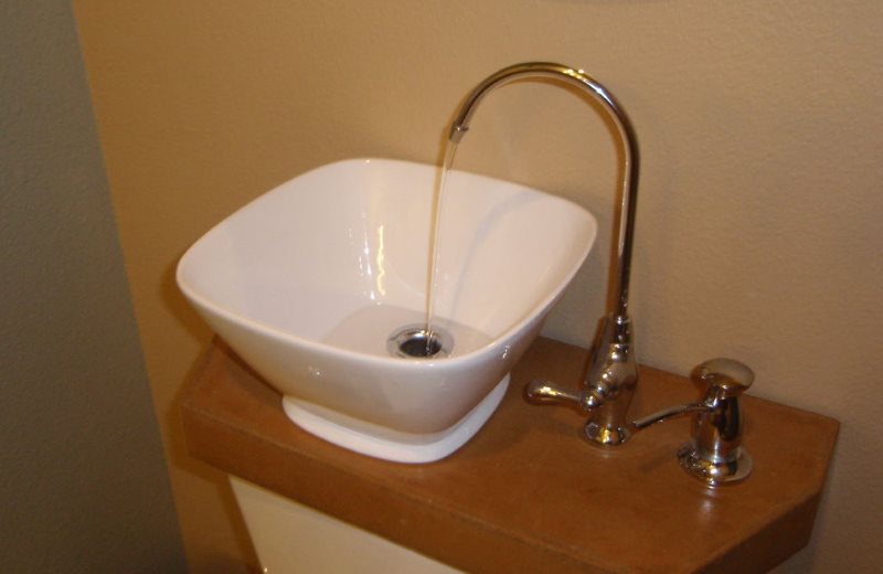 Lavabo compact avec côtés hauts