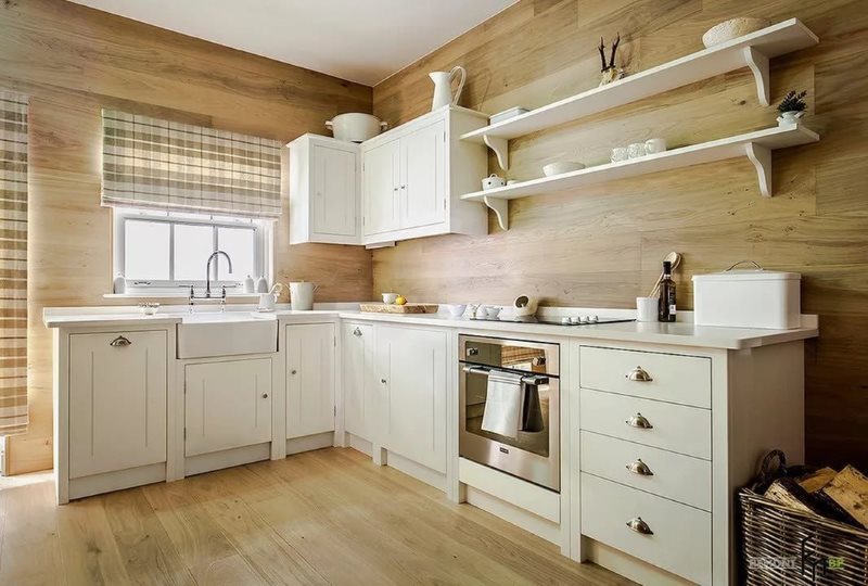 Cuisine d'une maison privée avec décoration murale avec panneaux MDF