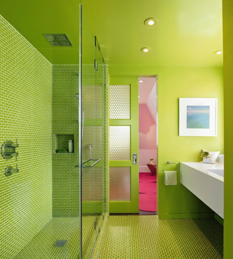 Intérieur de la salle de bain en vert