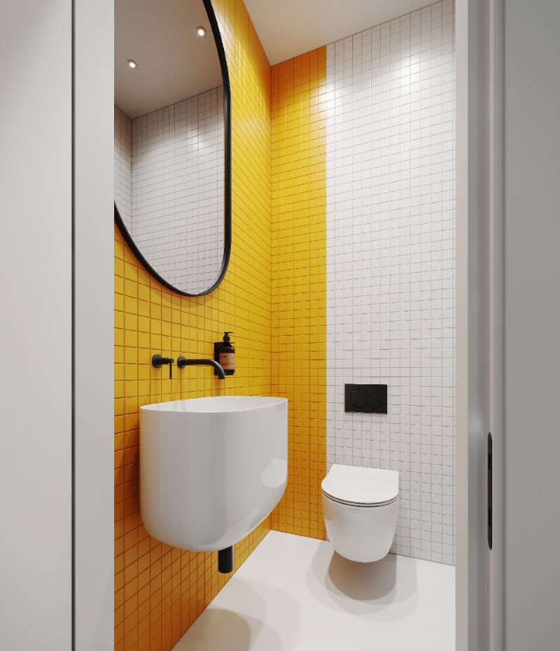 Intérieur des toilettes en jaune et blanc