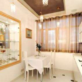 Large mirror in the interior of the kitchen