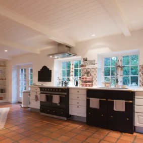 kitchen in a country house decor ideas