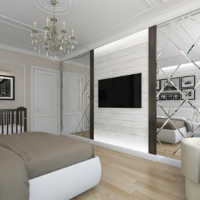 Mirror wall in a modern bedroom