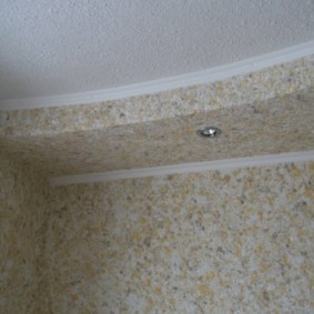 Rivestimento decorativo del soffitto della cucina con carta da parati liquida