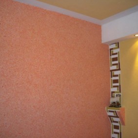 Mur de cuisine rose avec papier peint liquide