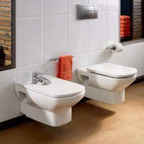 installation de toilettes vue photo